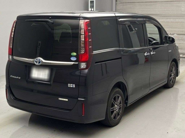TOYOTA ESQUIRE 2017