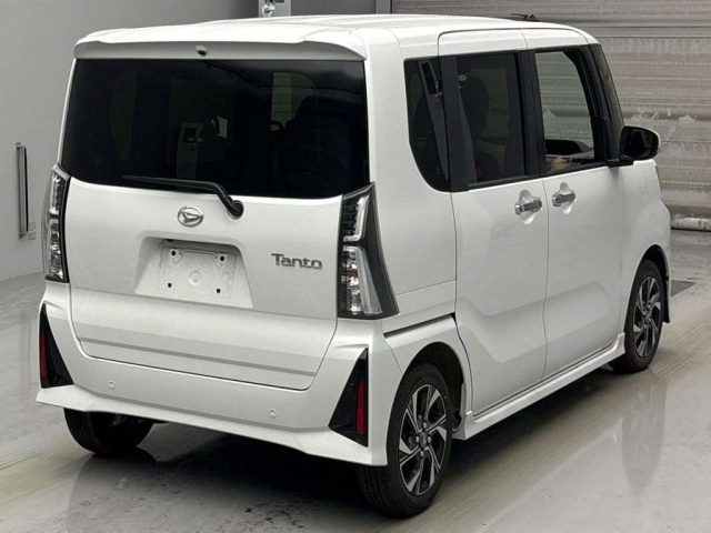 DAIHATSU TANTO 2025