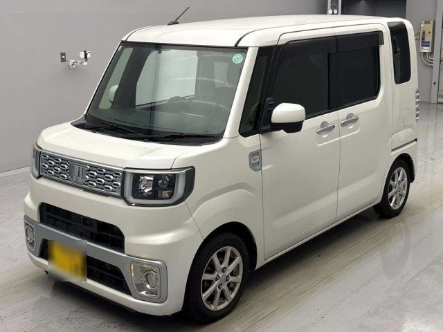 DAIHATSU WAKE 2015