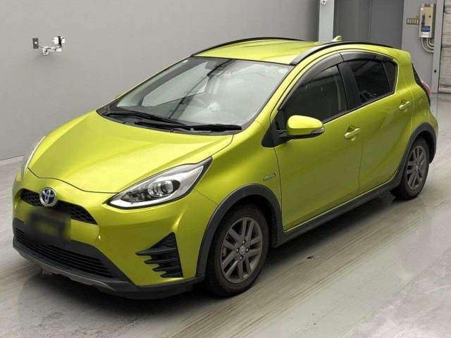 TOYOTA AQUA 2018