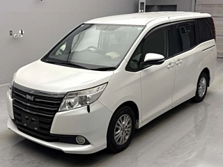 TOYOTA NOAH 2014
