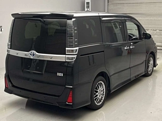 TOYOTA VOXY 2020