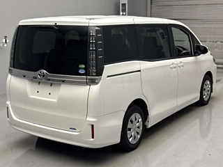 TOYOTA VOXY 2015