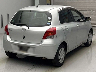 TOYOTA VITZ 2010