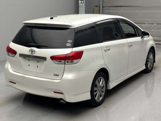 TOYOTA WISH 2012