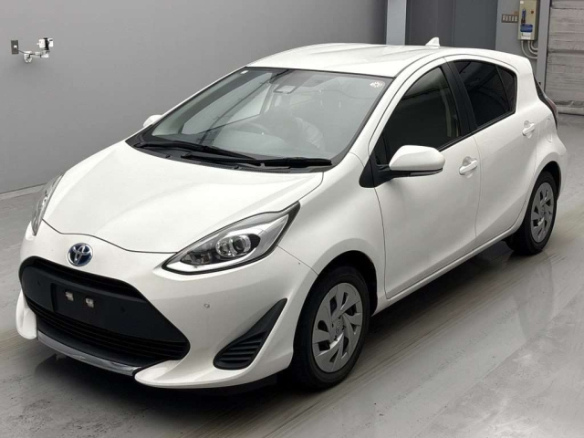 TOYOTA AQUA 2020