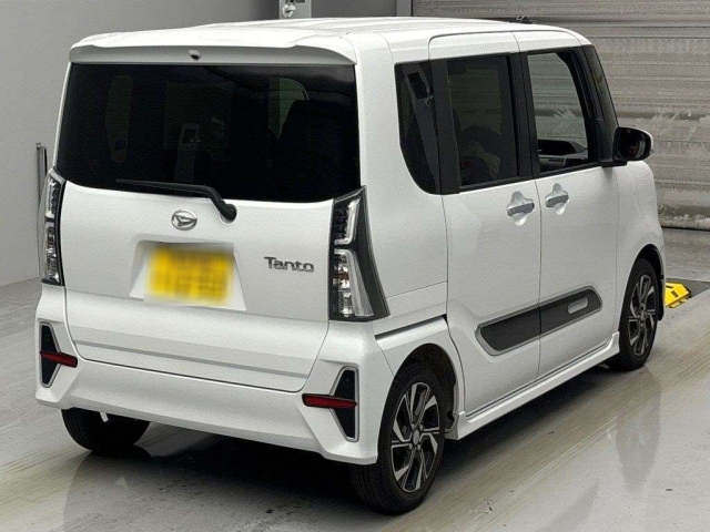 DAIHATSU TANTO 2021