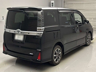 TOYOTA VOXY 2017