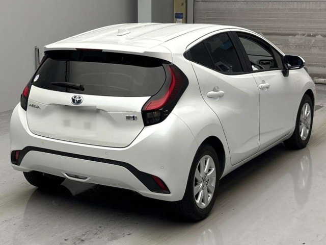 TOYOTA AQUA 2022