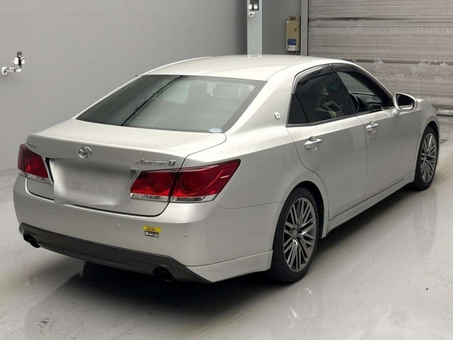 TOYOTA CROWN 2013