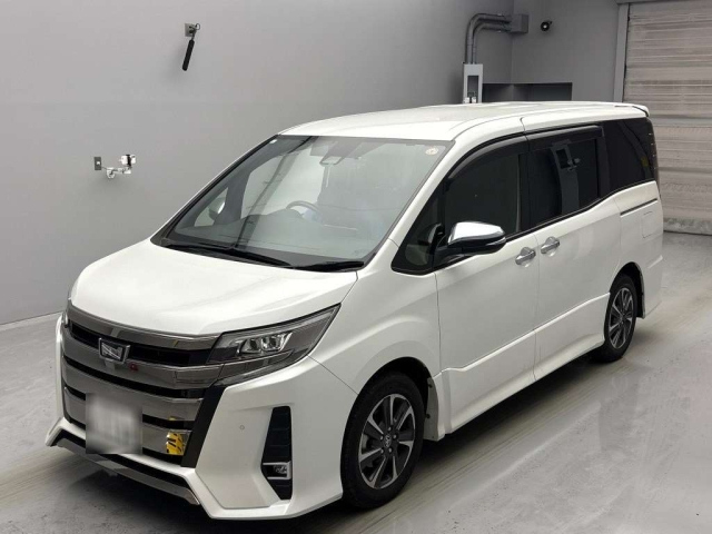 TOYOTA NOAH 2021
