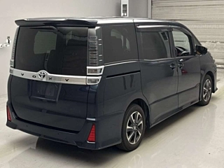 TOYOTA VOXY 2021