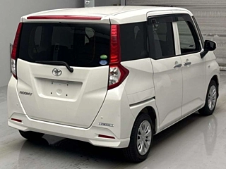 TOYOTA ROOMY 2018