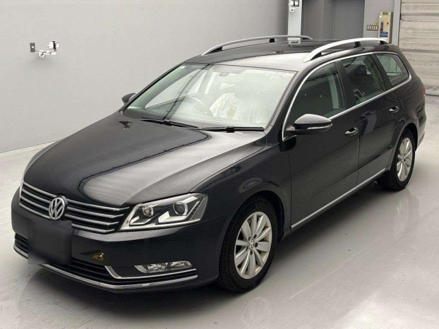 VOLKSWAGEN PASSAT VARIANT 2012