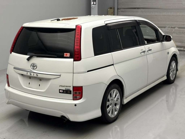TOYOTA ISIS 2010