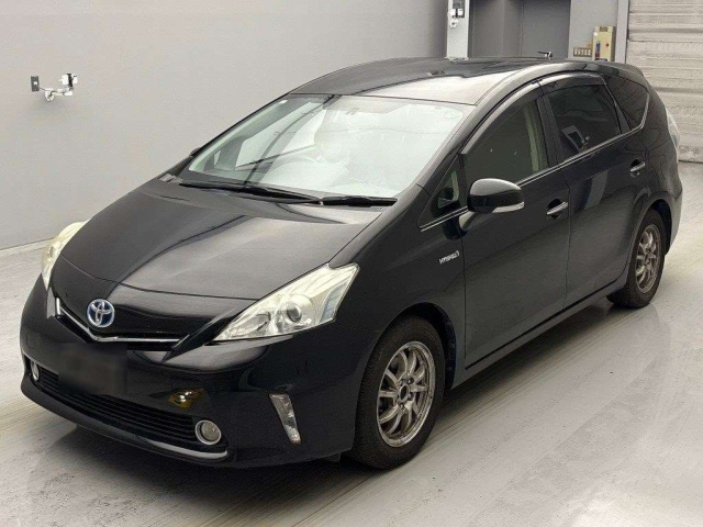 TOYOTA PRIUS ALPHA 2014