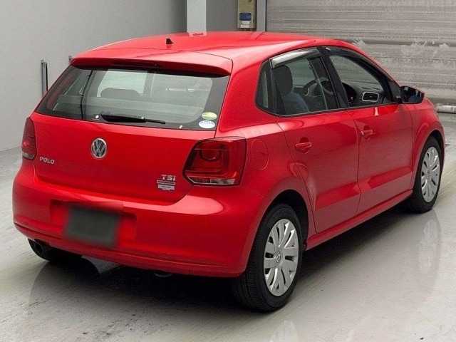 VOLKSWAGEN POLO 2013