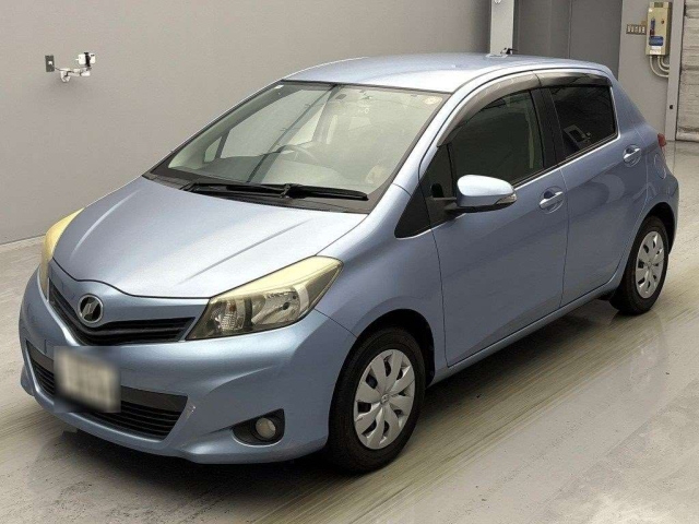 TOYOTA VITZ 2012