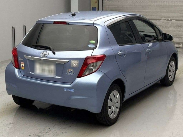 TOYOTA VITZ 2012
