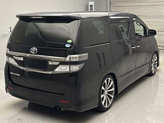TOYOTA VELLFIRE 2013