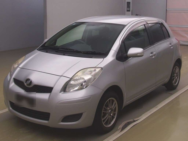 TOYOTA VITZ 2010