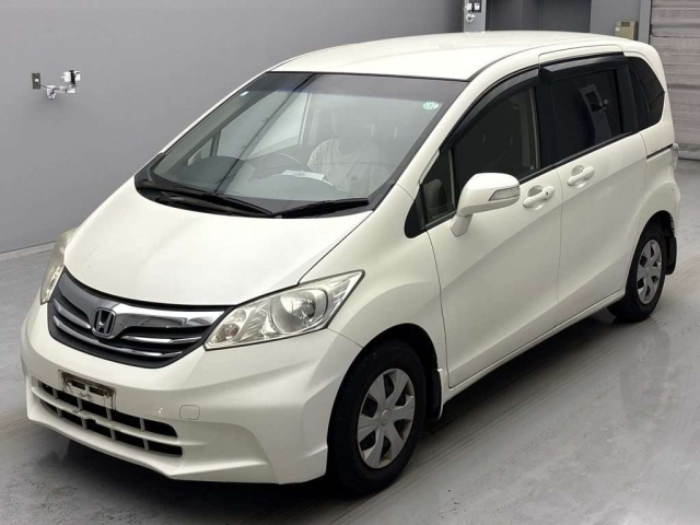 HONDA FREED 2013
