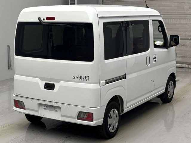 DAIHATSU HIJET VAN 2024