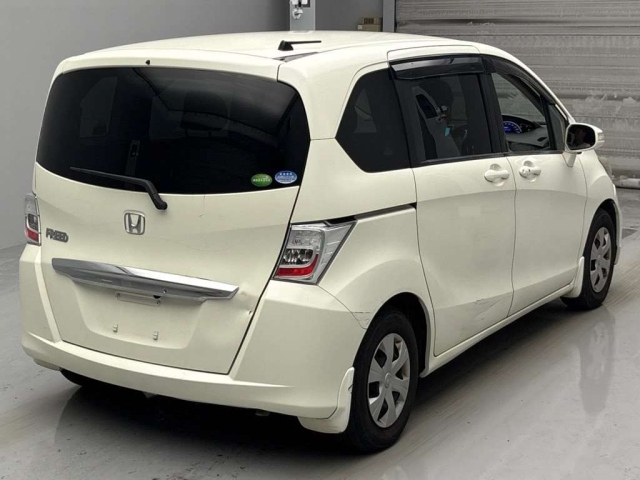 HONDA FREED 2013