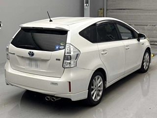 TOYOTA PRIUS ALPHA 2012