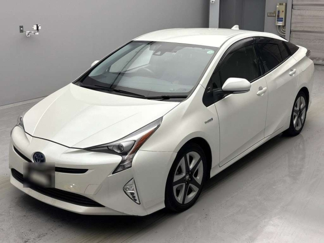 TOYOTA PRIUS 2016