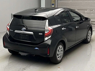 TOYOTA AQUA 2018