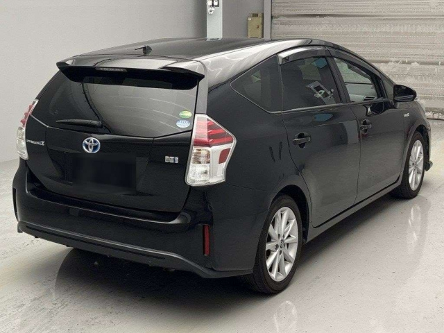 TOYOTA PRIUS ALPHA 2016