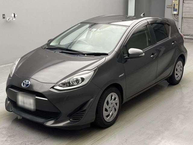 TOYOTA AQUA 2017