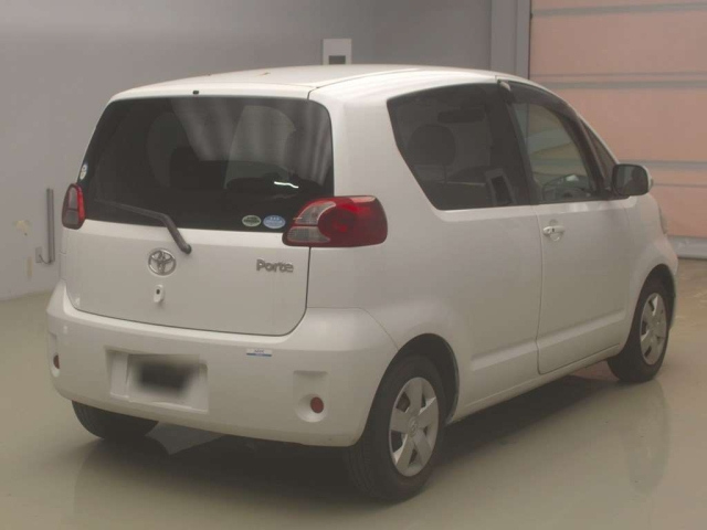 TOYOTA PORTE 2010