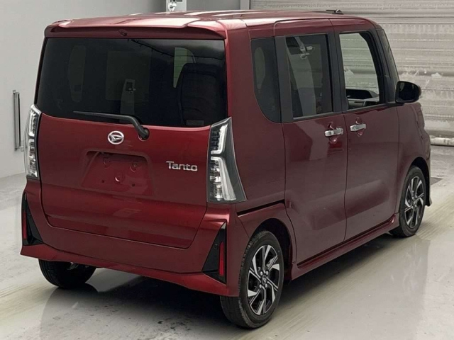 DAIHATSU TANTO 2022
