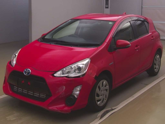 TOYOTA AQUA 2015