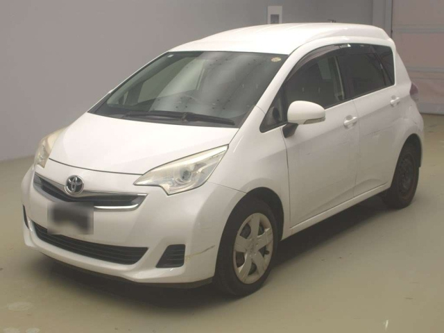 TOYOTA RACTIS 2015