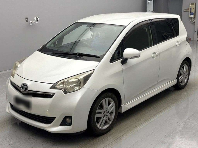 TOYOTA RACTIS 2011