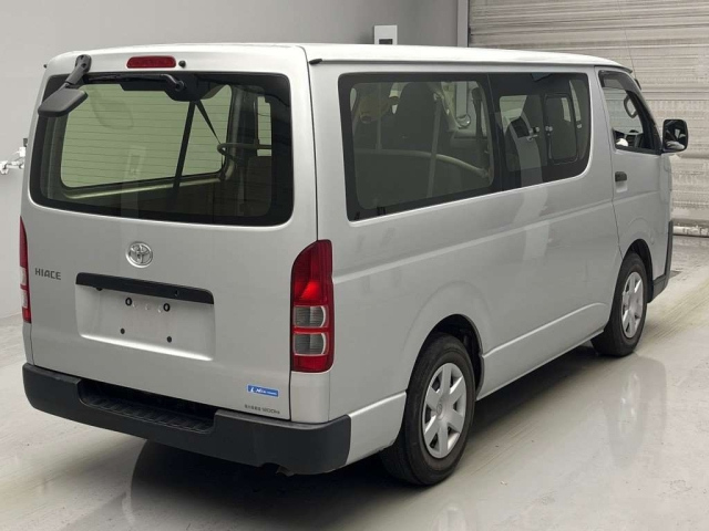 TOYOTA HIACE VAN 2020