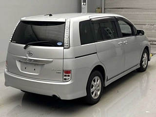 TOYOTA ISIS 2012