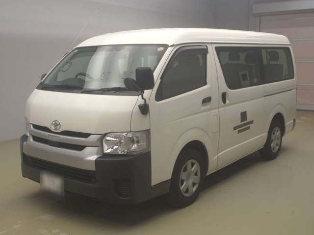 TOYOTA HIACE 2020