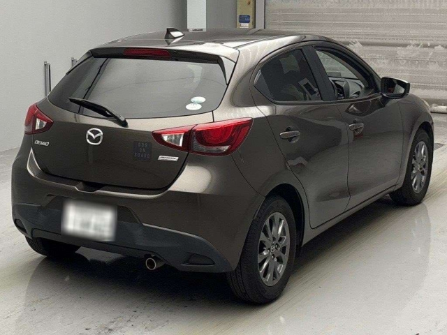 MAZDA DEMIO 2017