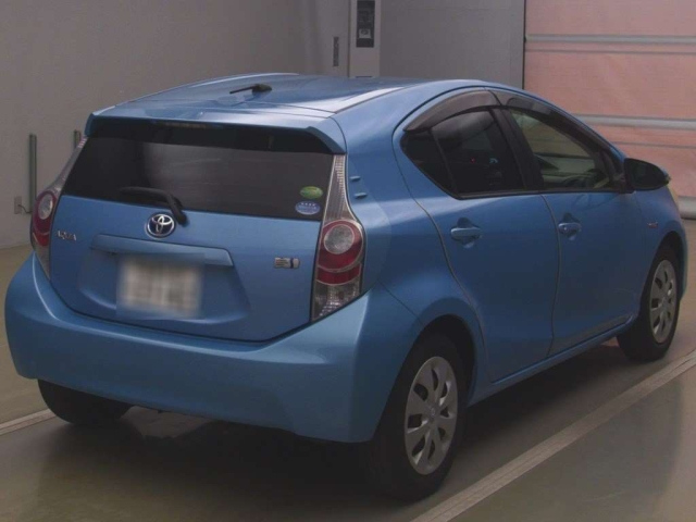 TOYOTA AQUA 2012
