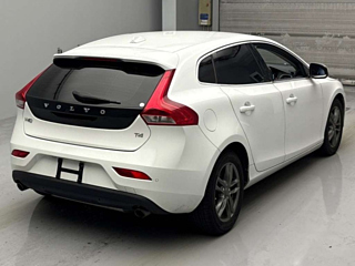 VOLVO V40 2013
