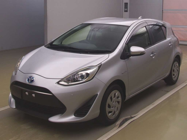 TOYOTA AQUA 2018
