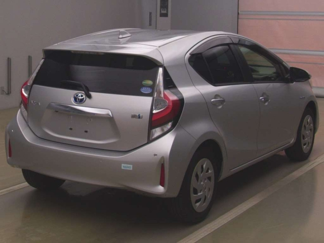 TOYOTA AQUA 2018