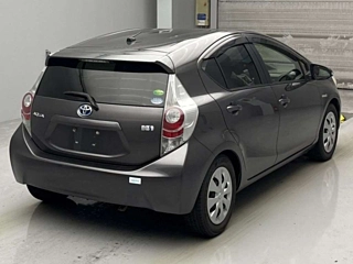 TOYOTA AQUA 2012