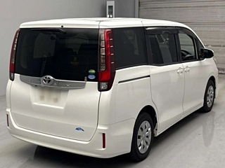 TOYOTA NOAH 2016