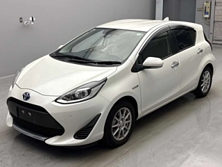 TOYOTA AQUA 2019