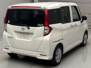 TOYOTA ROOMY 2021